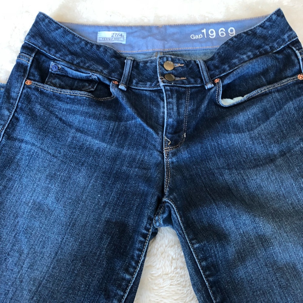 Gap jeans size 27/4 perfect boot